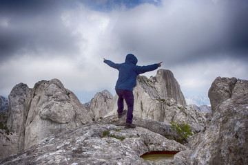 Obraz premium Hiker on top of Tulove grede, Croatia