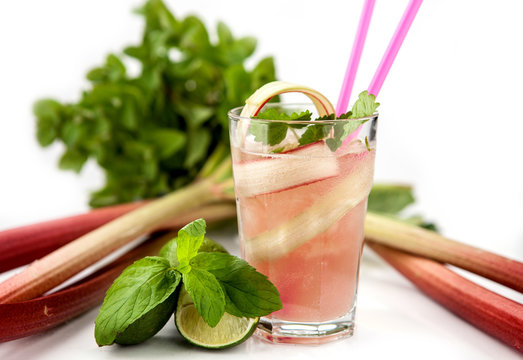 Lemoniada cytryna rabarbar og&oacute;rek