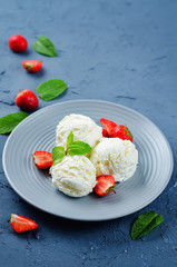 Vanilla Ricotta ice cream with strawberry and mint