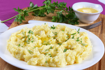 mashed potato on plate with parsley