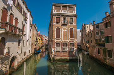 Obraz na płótnie Canvas Canale nel centro storico di venezia