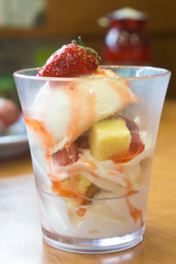 デザート イチゴアイスクリーム