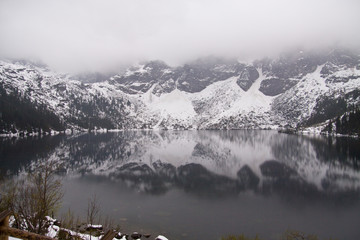 Mountain lake Morskie Oko / Górskie jezioro MOrskie Oko