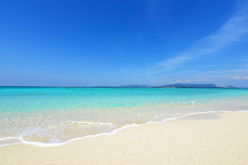 沖縄の美しい海とさわやかな空