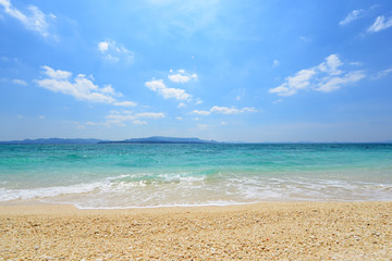 沖縄の美しい海とさわやかな空