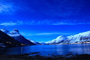 Fototapeta na wymiar Northern lights and fjords
