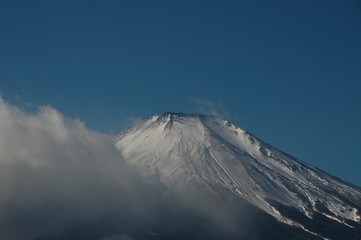 Fototapeta na wymiar 富士五湖からの富士山