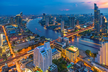 Obraz premium Bangkok, Thailand - Aerial view Chao Phraya river of cityscape in downtown Bangkok the business capital of Thailand (update May 20,2017)