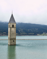 Reschensee mit Kirchturm