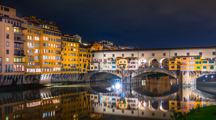 Fototapeta na wymiar Florence de nuit