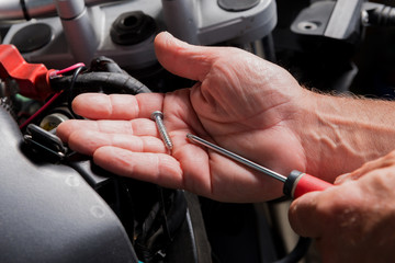 Installation of the motorbike battery