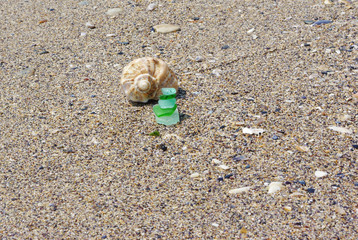 Beautiful scenery, sea sand with white and green colored glass, sculptured by sea water. Spa concept, relaxation and relaxation. Shallow DOF.