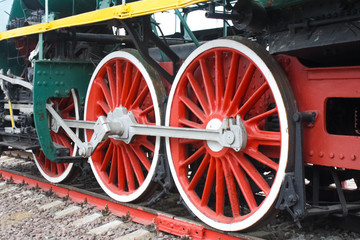 wheels of vintage steam locomotive