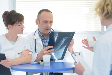 Fototapeta premium looking at x-rays