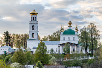 Fototapeta na wymiar Orthodox temple in Russia against the background of the sky