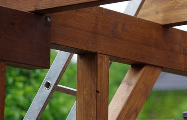 Terrassenüberdachung - Pergola aus Holz montieren