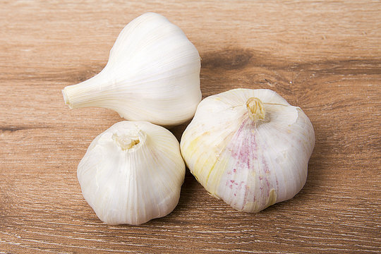 &uuml;&ccedil; sarımsak