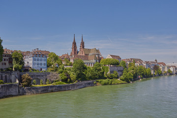 Stadtpanorama von Basel mit Münster