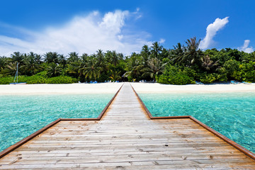 Fototapeta premium Wooden pier at maldivian island
