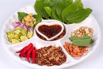 Leaf-Wrapped Bite-Size Appetizer, Miang Kum