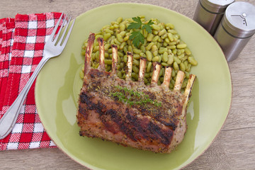 carré d'agneau et flageolets