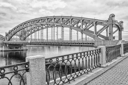 Fototapeta Saint Petersburg, Russia. Bolsheokhtinsky bridge.