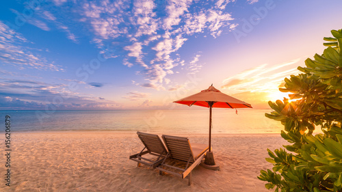 105+ Romantic Couple On Beach Wallpaper Terbaru