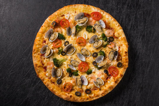 シーフードピッツア　Seafood pizza