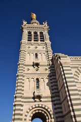 Fototapeta na wymiar Notre Dame de la Garde bell tower in marseille