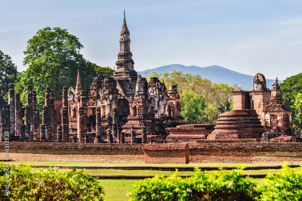 Wall mural Wat Mahathat temple view in Sukhotai, Thailand