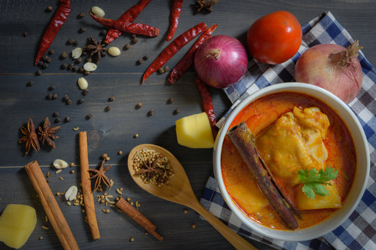 Chicken massaman curry