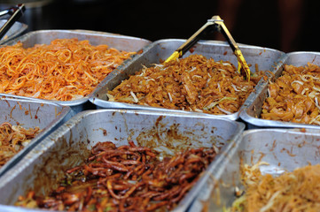 chinese chow mein noodles