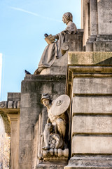 Estatuas Monumento plaza de españa de madrid