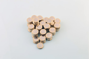 aufgestapelte Euro M&uuml;nzen 