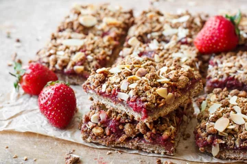 Stoff pro Meter oat crumble bars with strawberries © yuliiaholovchenko