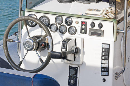 Well equipped dashboard in the pleasure boat
