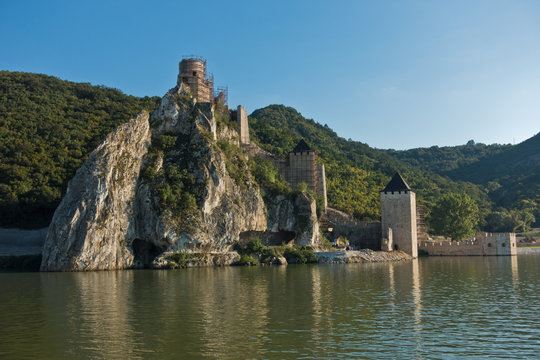 รูปภาพGolubac เลือกดูภาพถ่ายสต็อก เวกเตอร์ และวิดีโอ1,304 Adobe Stock