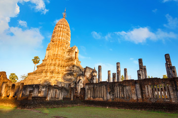Naklejka premium Wat Phra Si Rattana Mahathat - Chaliang at Si Satchanalai Historical Park, a UNESCO World Heritage Site in Thailand