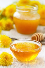 Flower honey in glass bowl
