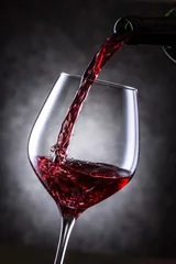 Fotobehang Schenk rode wijn © BRAD