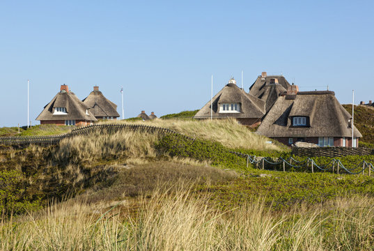 Thatched-roof summer houses at Hörnum, Sylt