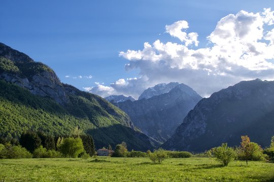 Valcellina , panorama Montagne presso Claut, Valcellina Pordenone Italia