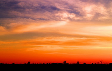 都会の幻想的な空