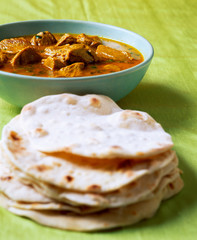 Lamb curry with bread