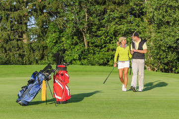 Obraz premium entspannter Flirt auf dem Grün