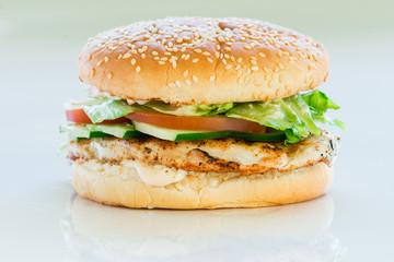 Classic burger, cheeseburger