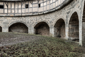 Fototapeta na wymiar Innenhof einer mittelalterlichen Bastion
