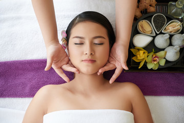Obraz na płótnie Canvas Rejuvenating Facial Massage