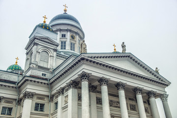 Fototapeta na wymiar Helsinki cathedral and monument to Alexander II, Finland