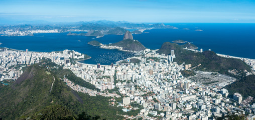 Panorama-Ausbluck über den Zuckerhut und Rio de Janeiro